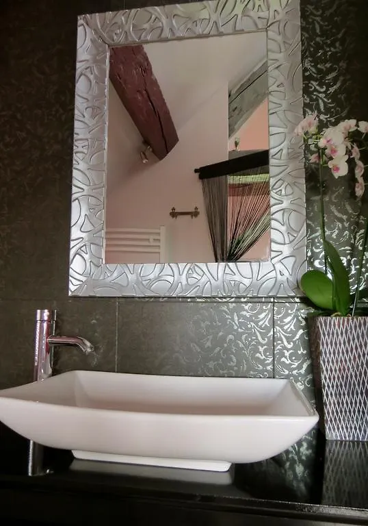 Demeure D'Hotes L'Hermitage Mouxy Bed & Breakfast
